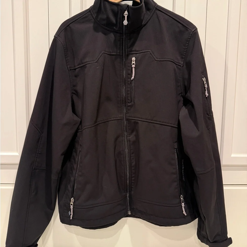 Men's Black Softshell Jacket - Picture 1 of 6
